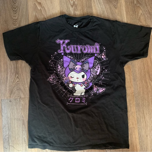 Hot Topic Tops - sanrio kuromi t-shirt
